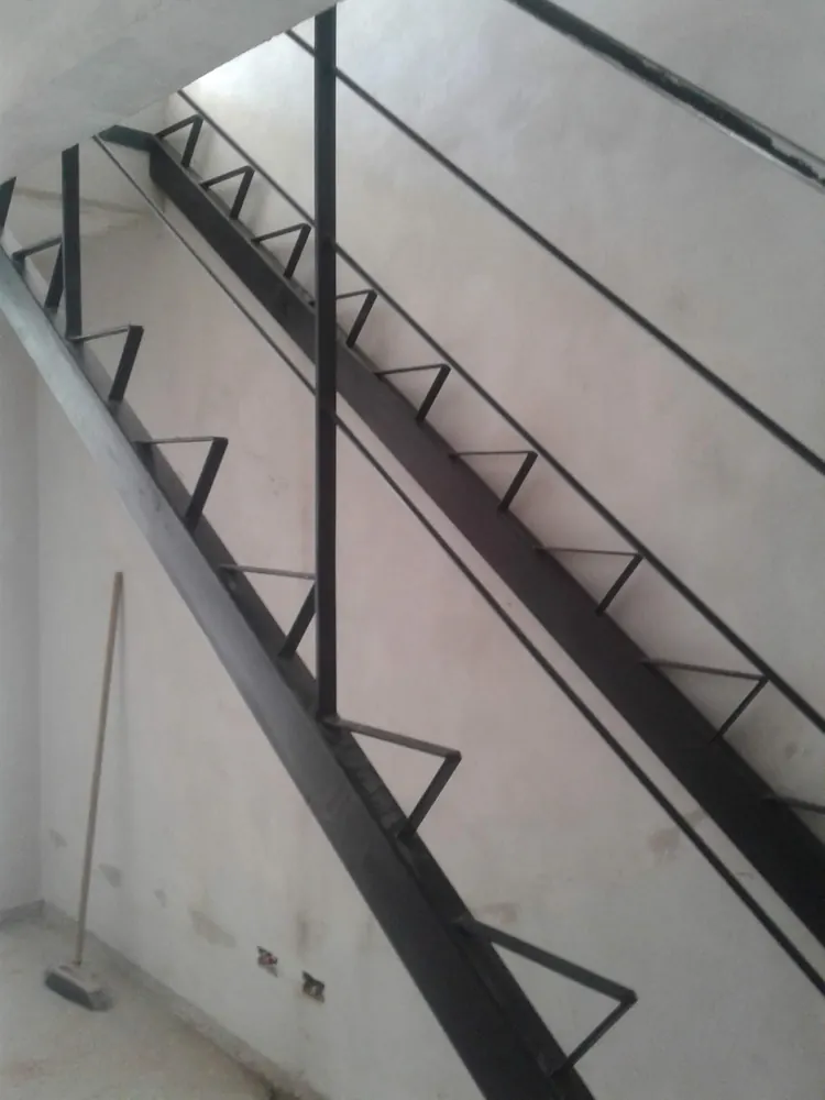 Escalera de hierro a medida, Rosario – HARCANDO – foto 1