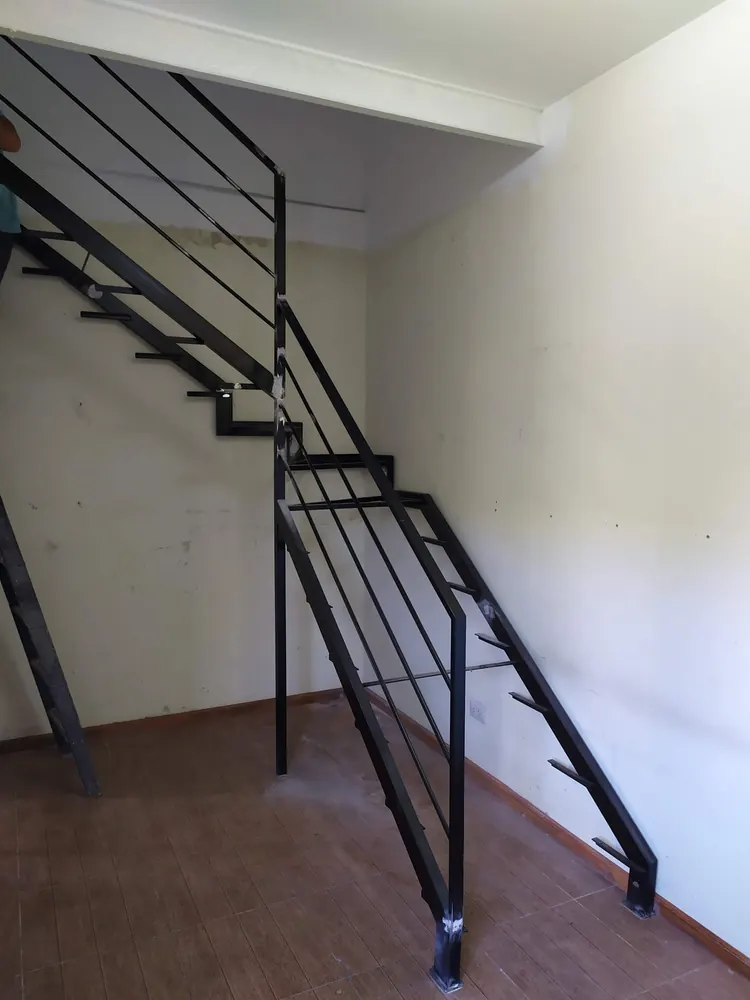 Escalera de hierro a medida, Rosario – HARCANDO – foto 10