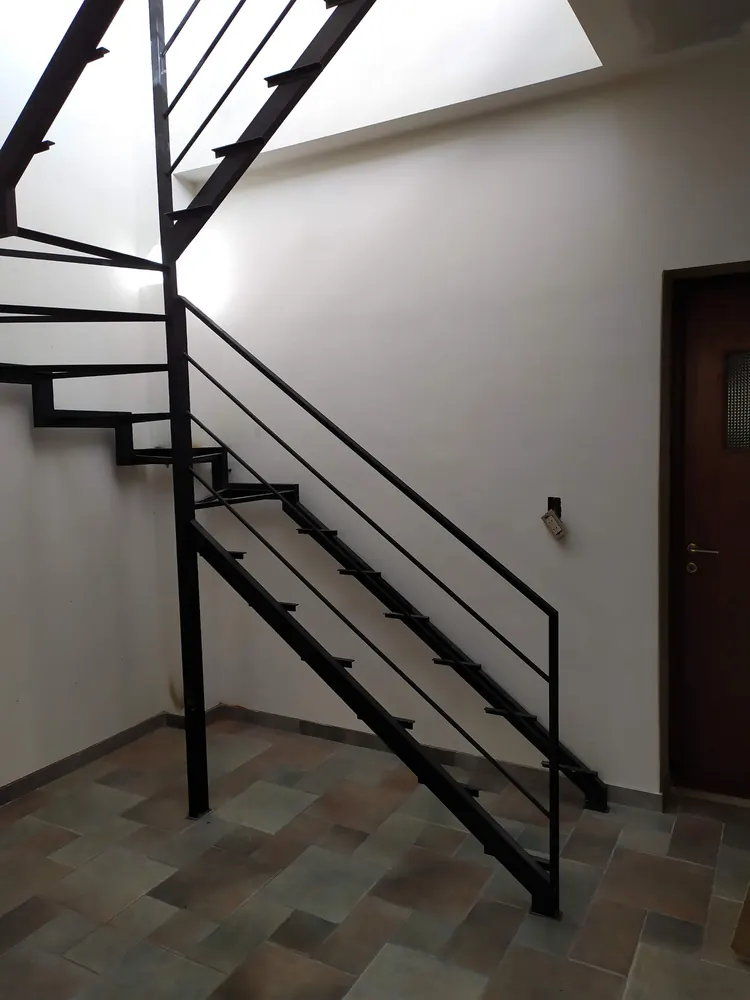 Escalera de hierro a medida, Rosario – HARCANDO – foto 13