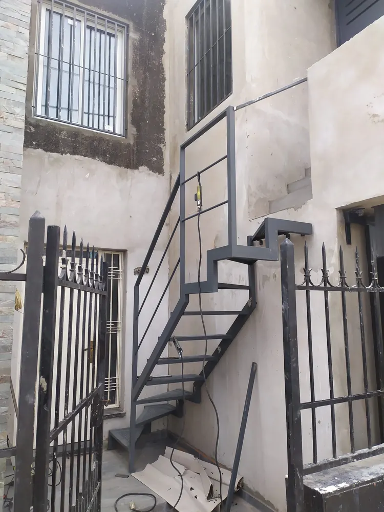 Escalera de hierro a medida, Rosario – HARCANDO – foto 17