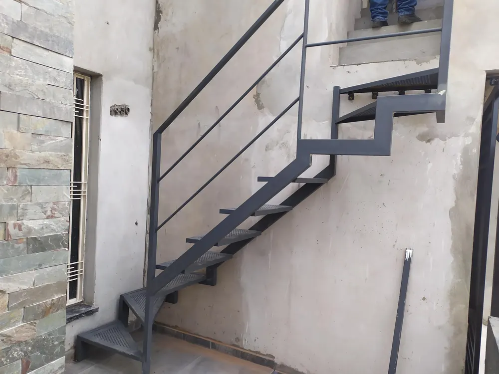 Escalera de hierro a medida, Rosario – HARCANDO – foto 19