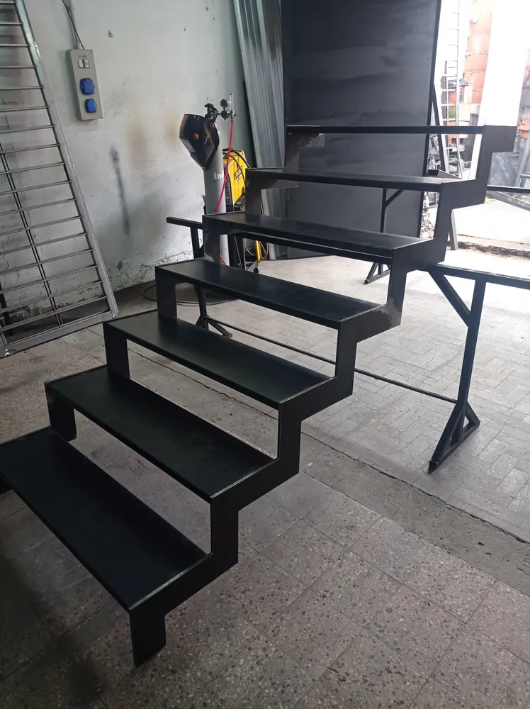 Escalera de hierro a medida, Rosario – HARCANDO – foto 20