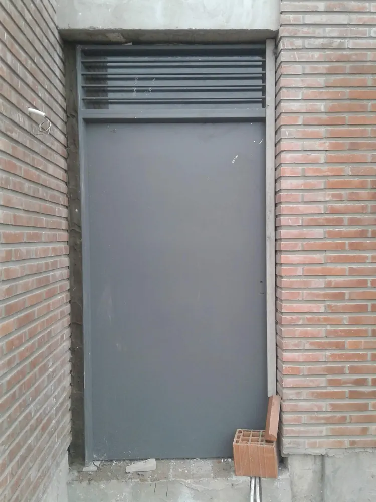 Portón de hierro a medida, Rosario – HARCANDO – foto 10