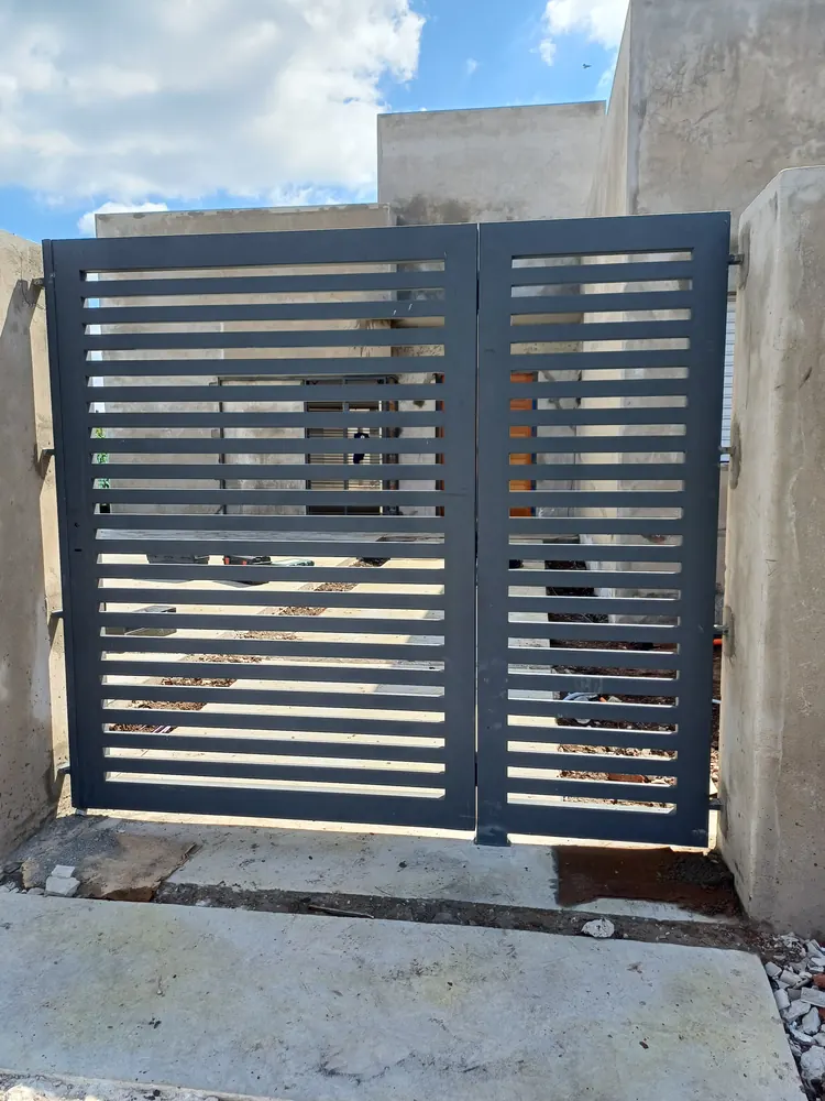 Portón de hierro a medida, Rosario – HARCANDO – foto 25