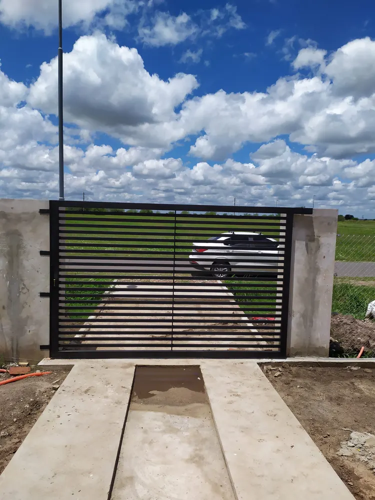 Portón de hierro a medida, Rosario – HARCANDO – foto 40