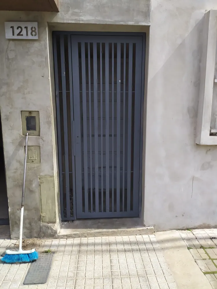 Portón de hierro a medida, Rosario – HARCANDO – foto 48