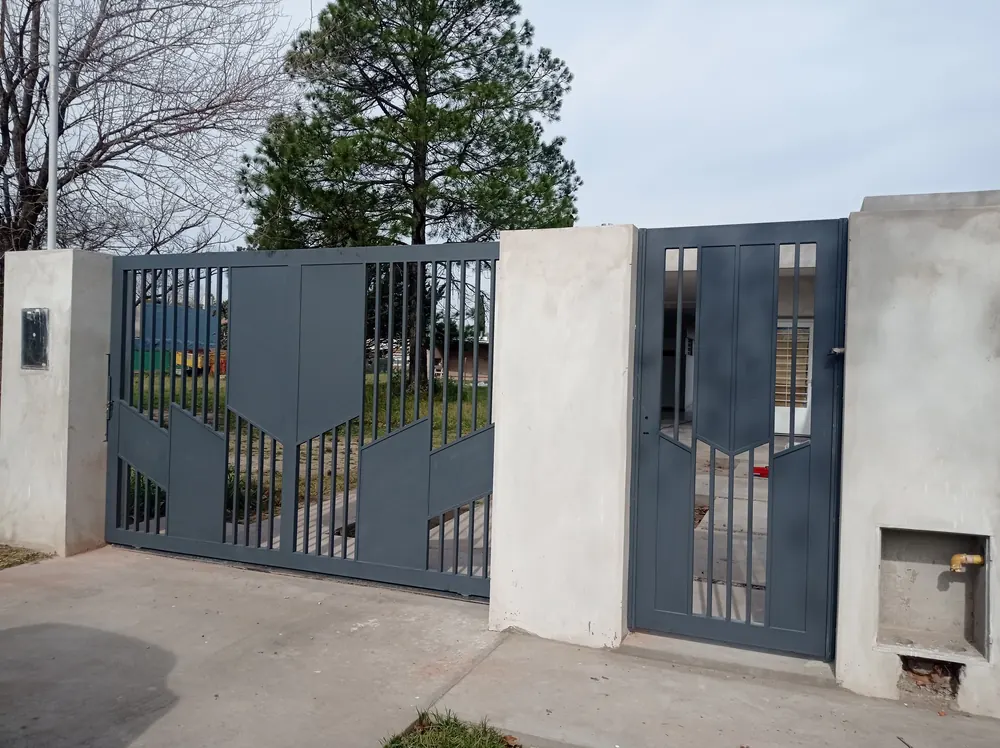 Portón de hierro a medida, Rosario – HARCANDO – foto 77